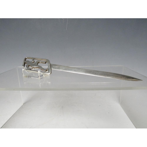 253 - AN ART DECO SILVER LETTER KNIFE BY J.C.K. with sprinter handle, L 18 cm