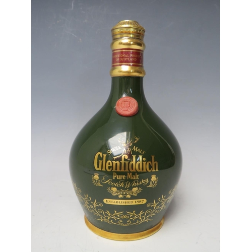 297 - A GLENFIDDICH 18 YEAR OLD SINGLE MALT WHISKY 43%, presented in a green Spode ceramic decanter