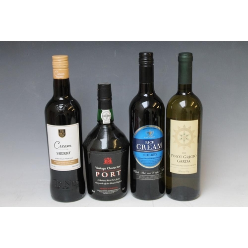 303 - A SELECTION OF 4  ASSORTED BOTTLES OF ALCOHOL TO INCLUDE 1 BOTTLE OF ST MICHAEL VINTAGE CHARACTER PO... 