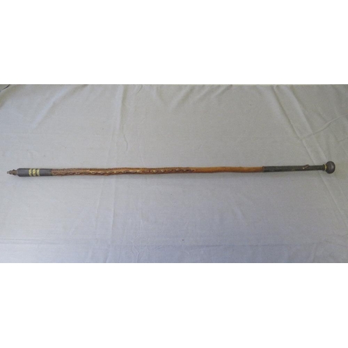 395 - A LATE 19TH CENTURY MAKILA BASQUE SPEAR WALKING STICK, with unusual gold inlaid iron pommel and tip,... 