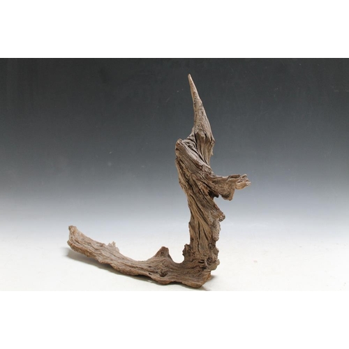 396 - AN UNUSUAL PIECE OF DRIFT STYLE WOOD NATURALLY FORMED IN THE SHAPE OF A WIZARD, H 41 cm