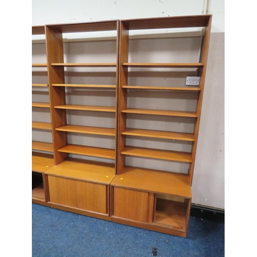 489 - A LARGE MID CENTURY G-PLAN TEAK DISPLAY UNIT, with corner section, in four sections, H 199, W 284 cm... 