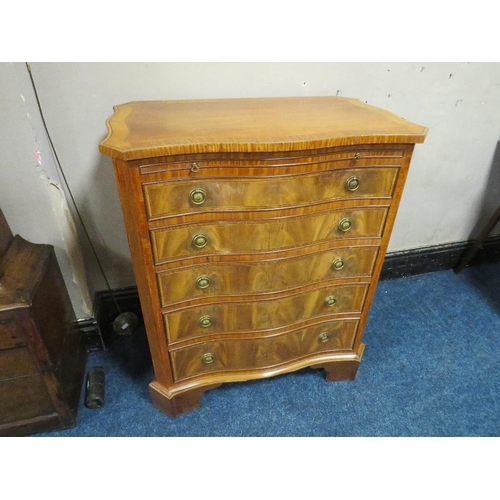 505 - A REPRODUCTION MAHOGANY CROSSBANDED SERPENTINE CHEST OF FIVE GRADUATED DRAWERS, with brushing slide,... 