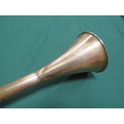 279 - AN EARLY 20TH CENTURY COPPER COACHING HORN, L 123 cm