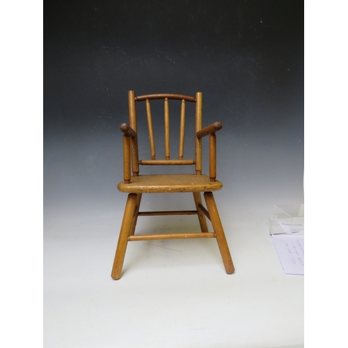 399 - A LATE 19TH / EARLY 20TH MINIATURE APPRENTICE CHAIR, H 40 cm