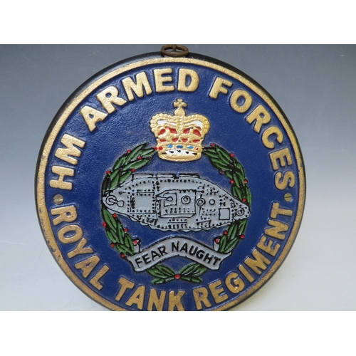 426 - A LATE 20TH / EARLY 21ST CENTURY CIRCULAR METAL PLAQUE, 'H.M. Armed Forces, Royal Tank Regiment', on... 