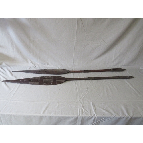 433 - A PAIR OF TRIBAL PADDLE SPEARS, L 150 cm