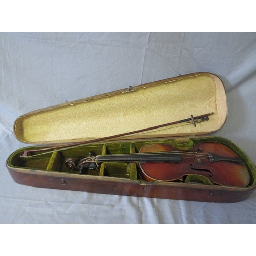 462 - A VINTAGE VIOLIN WITH TWO PIECE BACK, back L 35.5 cm, overall L 61 cm, inscribed on reverse, in a ma... 