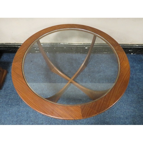 492 - A MID CENTURY G-PLAN TEAK AND GLASS CIRCULAR COFFEE TABLE, H 46 cm, W 84 cm