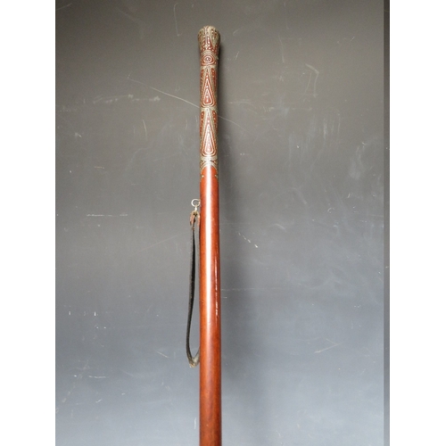 471 - A 19TH CENTURY WALKING CANE WITH SILVER PIQUE WORK DECORATION TO THE UPPER SECTION, overall L 87 cm