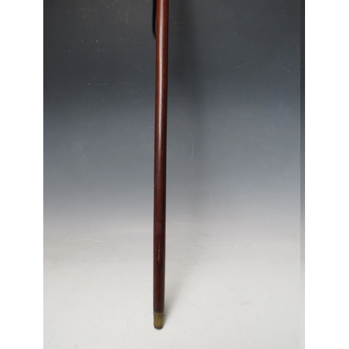 471 - A 19TH CENTURY WALKING CANE WITH SILVER PIQUE WORK DECORATION TO THE UPPER SECTION, overall L 87 cm