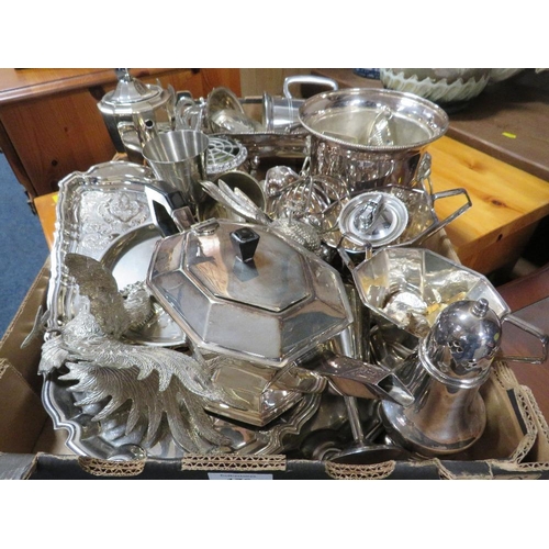 176 - A TRAY OF ASSORTED SILVER PLATE AND METAL WARE TO INCLUDE TEA POTS, TRAYS ETC