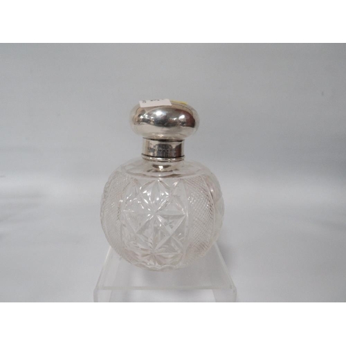 308 - A LARGE HALLMARKED SILVER SCENT BOTTLE - LONDON 1920