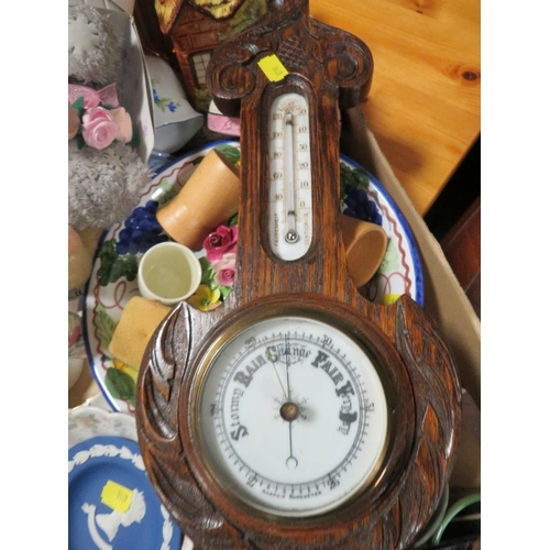 175 - A TRAY OF ASSORTED CERAMICS TO INCLUDE WEDGWOOD, CARVED OAK BAROMETER ETC