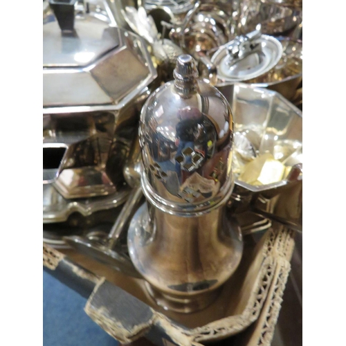 176 - A TRAY OF ASSORTED SILVER PLATE AND METAL WARE TO INCLUDE TEA POTS, TRAYS ETC