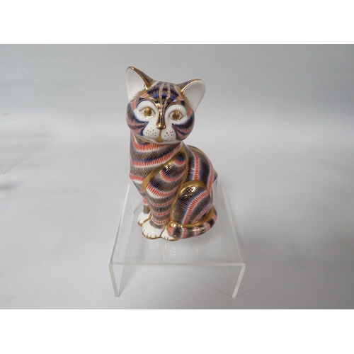 307 - A ROYAL CROWN DERBY PAPERWEIGHT CAT WITH STOPPER