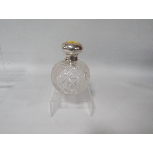 308 - A LARGE HALLMARKED SILVER SCENT BOTTLE - LONDON 1920