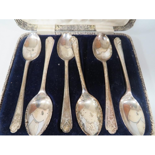 324 - A SET OF SIX HALLMARKED SILVER GOLF THEMED TEA SPOONS BY WALKER & HALL