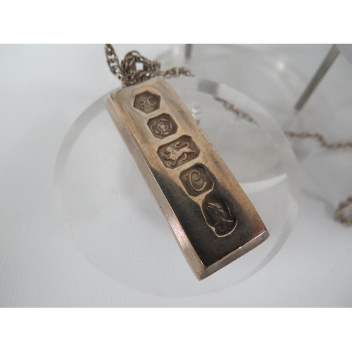 369 - A VINTAGE 1oz SILVER INGOT ON SILVER CHAIN