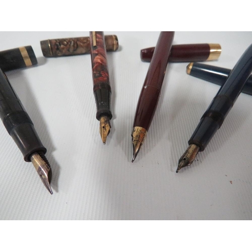 386 - 4 VINTAGE FOUNTAIN PENS - VALENTINE 02 CANDYSTRIPE ( 14ct GOLD NIB ) - PARKER DUOFOLD BLUE/GOLD TRIM... 