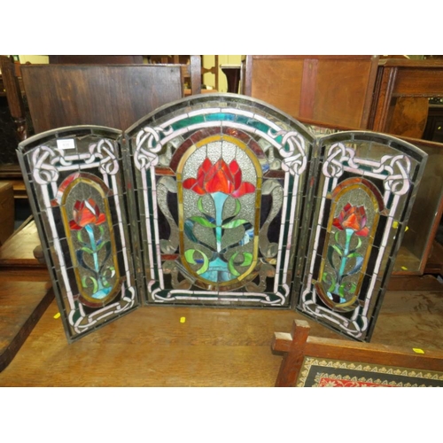 835 - A MODERN GLASS / LEADED FIRE SCREEN WITH TWO MORE SCREEN (3) A/F