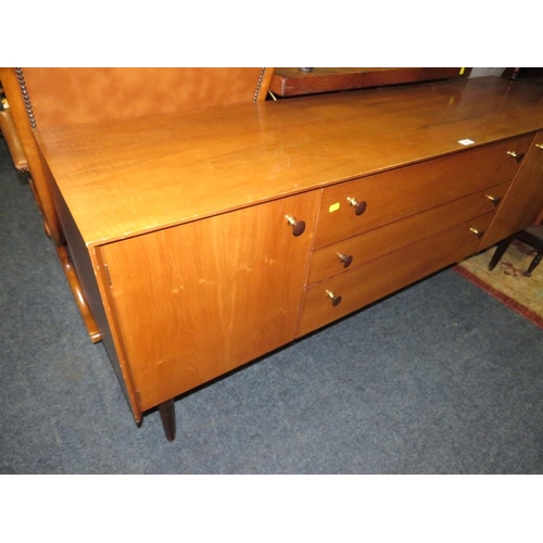 840 - A MID-CENTURY TEAK SIDEBOARD W-162 CM