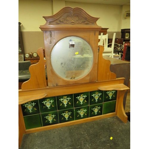 853 - AN ANTIQUE MARBLE TOPPED WASHSTAND - W 107 CM