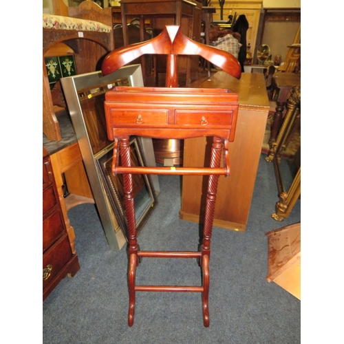 854 - A REPRODUCTION MAHOGANY GENTS VALET STAND