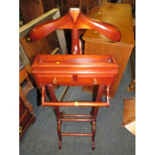 854 - A REPRODUCTION MAHOGANY GENTS VALET STAND