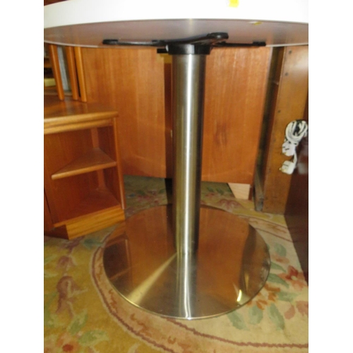 860 - A WHITE AND CHROME CIRCULAR TABLE - DIA. 80 CM