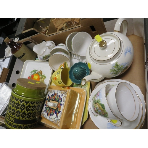 51 - TWO TRAYS OF CERAMICS TO INCLUDE SPRING BLOOM, COALPORT, WADE ETC