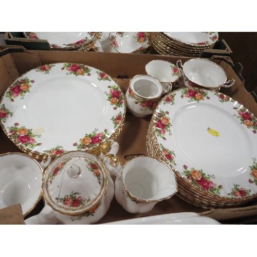 137 - FOUR TRAYS OF ROYAL ALBERT OLD COUNTRY ROSES A/F