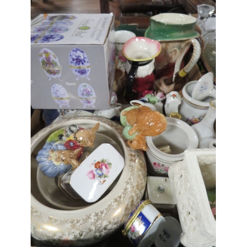 138 - TWO TRAYS OF CERAMICS TO INCLUDE  A WORCESTER EVESHAM TUREEN