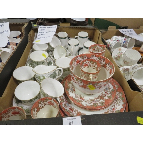 91 - TWO TRAYS OF ASSORTED TEA/DINNER WARE TO INCLUDE ROYAL WORCESTER SPODE AND COLCLOUGH