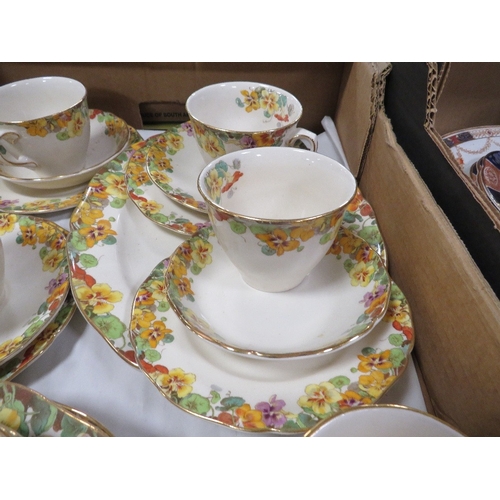 92 - A TRAY OF DOULTON NASTURTIUM TEA/DINNER WARE