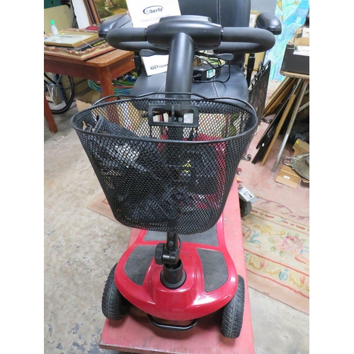 608 - A LIBERTY KOMFI RIDER MOBILITY SCOOTER WITH KEYS - WORKING AT TIME OF CONSIGNMENT HOWEVER WE OFFER N... 