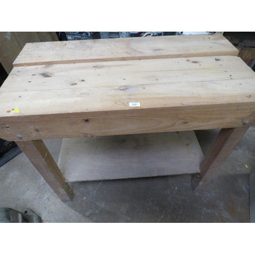 628 - A WOOD WORK BENCH