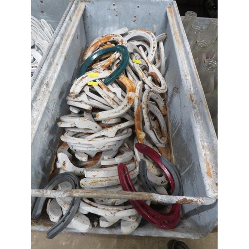 644 - THREE GALVANIZED TOTE BOXES / TRAYS OF HORSESHOES TOGETHER WITH A TRAY OF RETRO MILK BOTTLES (4 TRAY... 