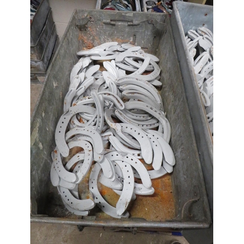 644 - THREE GALVANIZED TOTE BOXES / TRAYS OF HORSESHOES TOGETHER WITH A TRAY OF RETRO MILK BOTTLES (4 TRAY... 