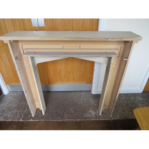 864 - A STONE EFFECT FIREPLACE W-122 CM