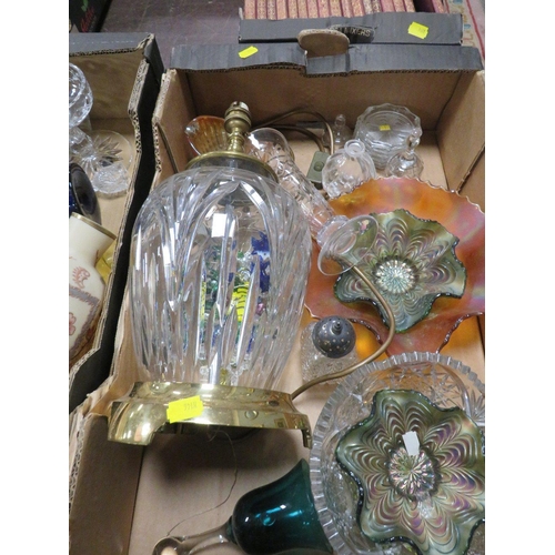 107 - TWO TRAYS OF GLASSWARE TO INCLUDE CUT GLASS AND LUSTRE EXAMPLE , CARNIVAL GLASS LAMP ETC