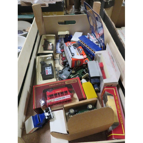 152 - BOX OF DIE CAST CARS