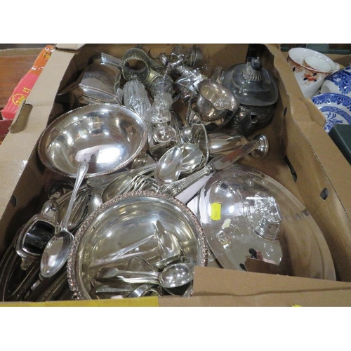 168 - TWO TRAYS OF SILVER PLATED TABLEWARE , CUTLERY AND NOVELTY ITEMS