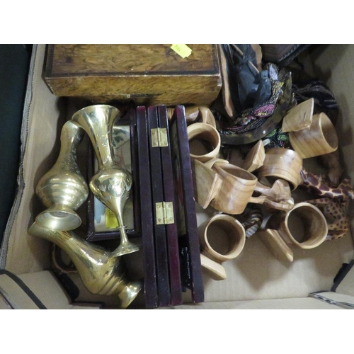 170 - A TRAY OF TREEN ETC TO INCLUDE A TUNBRIDGE STYLE WARE EXAMPLE