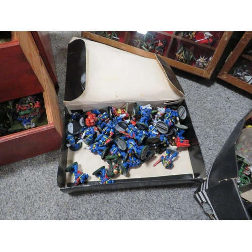 171 - A COLLECTION OF VARIOUS WARHAMMER STYLE GAMING FIGURES, TOGETHER WITH A SUITCASE CONTAINING RECORD S... 