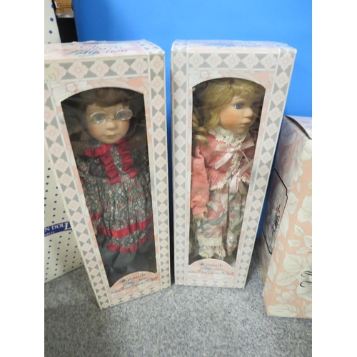 193 - A LARGE QUANTITY OF BOXED COLLECTORS DOLLS TO LEONARDO AND ROYAL HEIRLOOM EXAMPLES