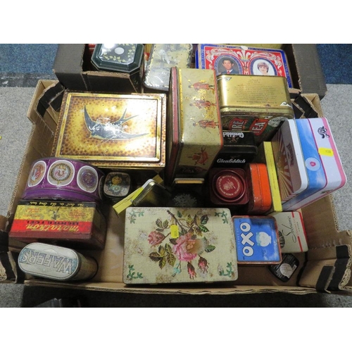 207 - TWO TRAYS OF VINTAGE COLLECTABLE TINS TOGETHER WITH TWO TRAYS OF VINTAGE GAMES ETC