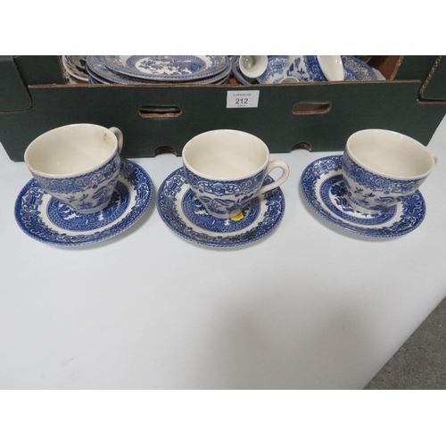 212 - A TRAY OF ASSORTED BLUE/WHITE WARE