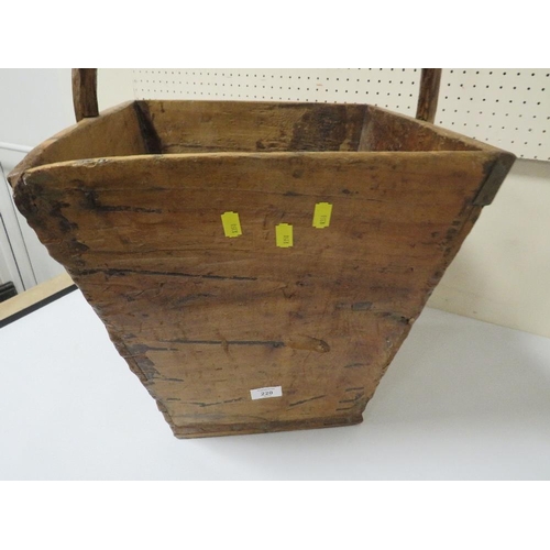 220 - A VINTAGE LIGHT WOOD SQUARE TAPERING BUCKET