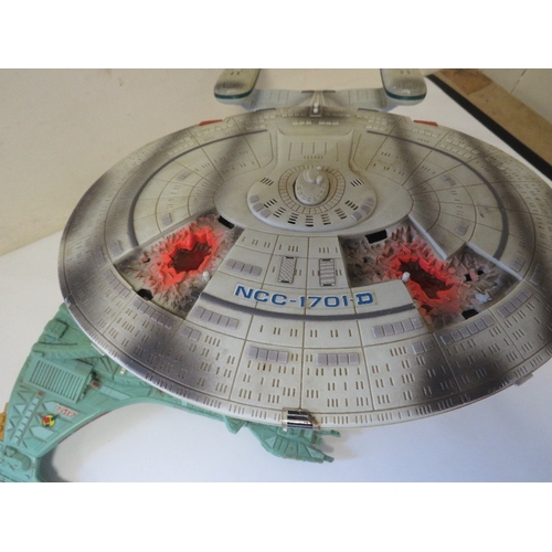 297 - VINTAGE STAR TREK USS ENTERPRISE AND KLINGON SPACECRAFT